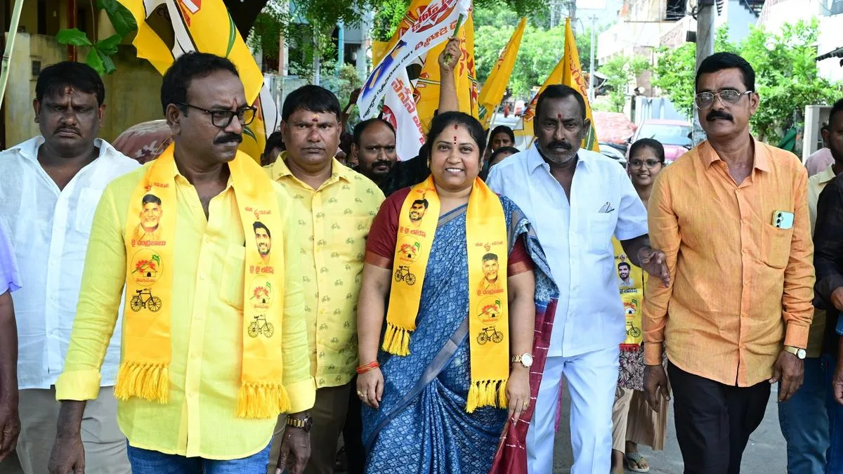 242 candidates file nominations for ward members in Vijayawada, four for mayoral post