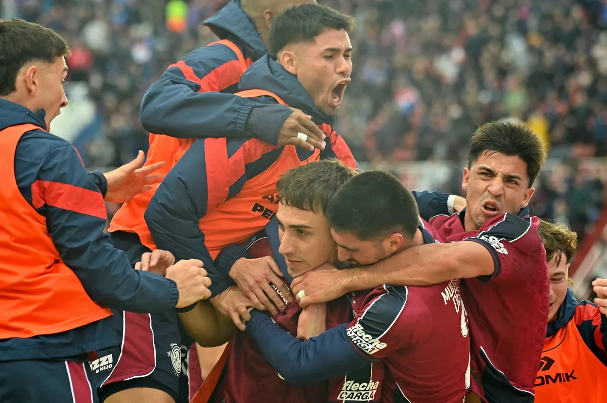 San Lorenzo encontró el gol de la paz después del apriete de la barra brava y una tarde de insultos