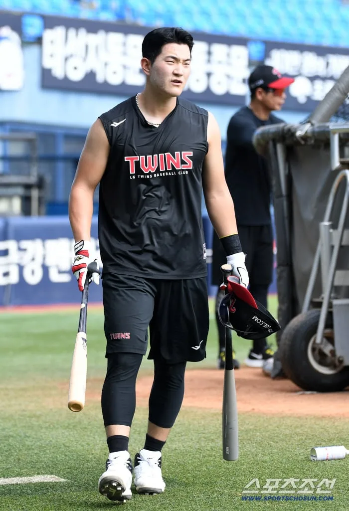 [포토] 문정빈, 1위 KT전 준비