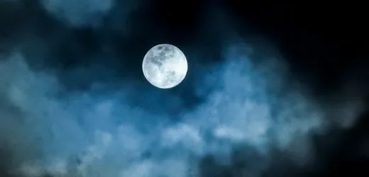 Bei Vollmond schlecht schlafen: Was ist dran?