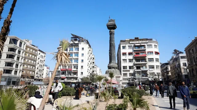 Síria condena à morte primo detido de al-Assad por crimes de guerra