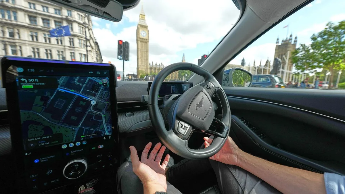 Uber und Wayve: Durch London rollen jetzt Robotaxis
