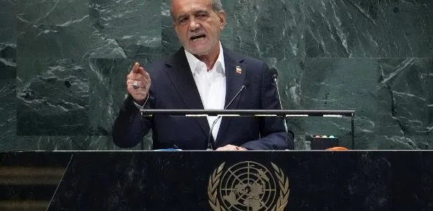 Irã diz que vai parar novos ataques se EUA retomarem compromissos de acordo