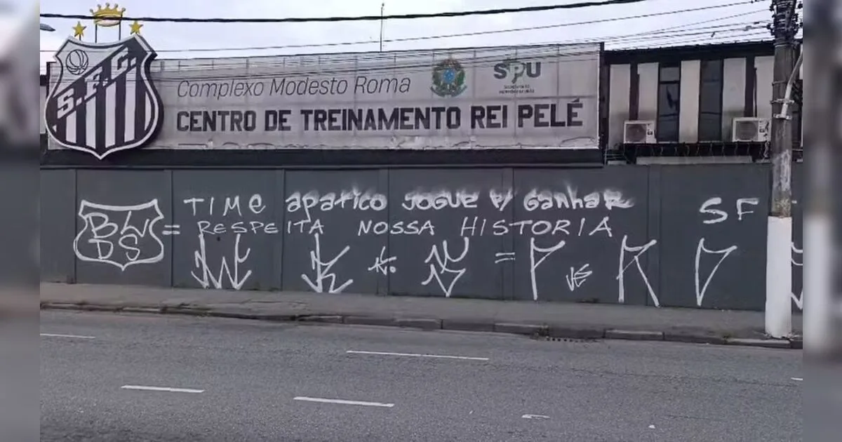 Muro do CT do Santos é pichado após derrota por 3 a 0 para o Palmeiras na Copa do Brasil