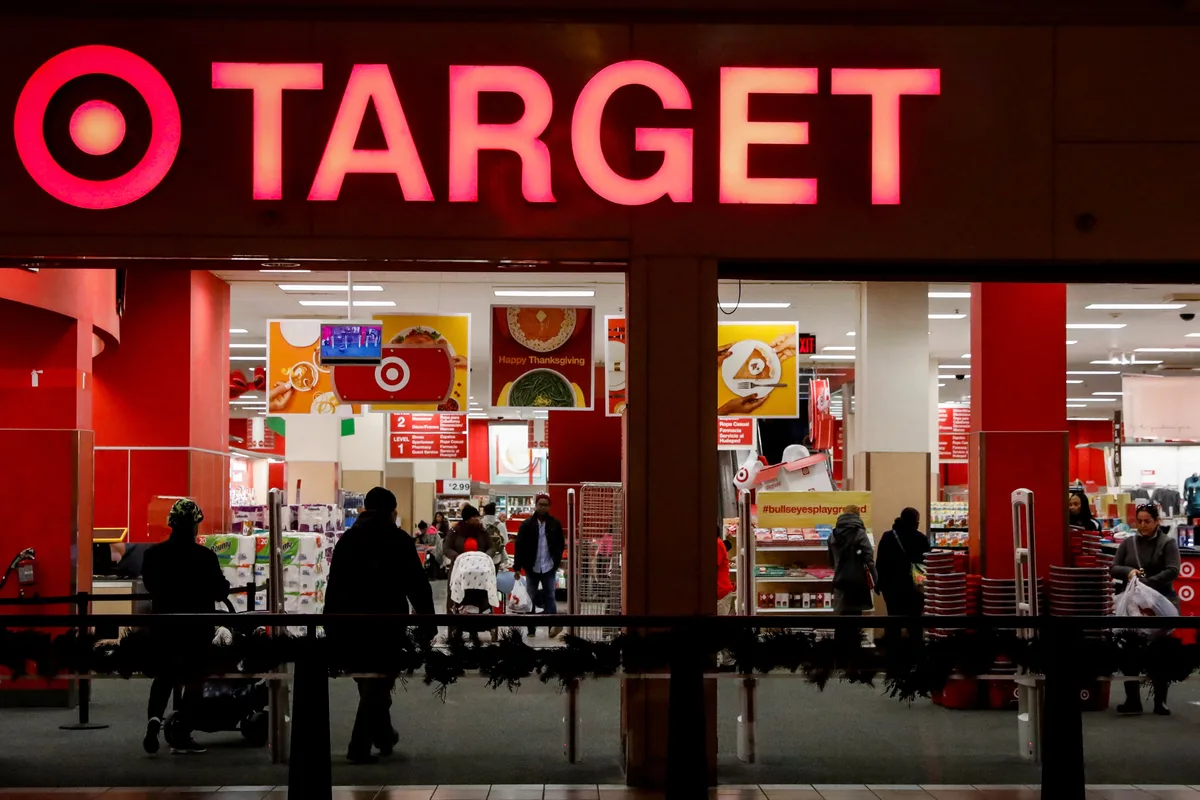 Target le ganó a Walmart en el ritmo de visitas a tiendas en plena temporada de descuentos en EE. UU.