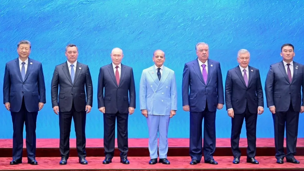 Pakistan PMO crops PM Modi out of SCO group photo, India shares full pic