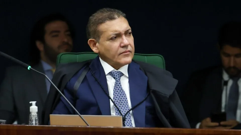 Meta esclarece a Nunes Marques funcionamento de IA sobre Lula e Flávio Bolsonaro