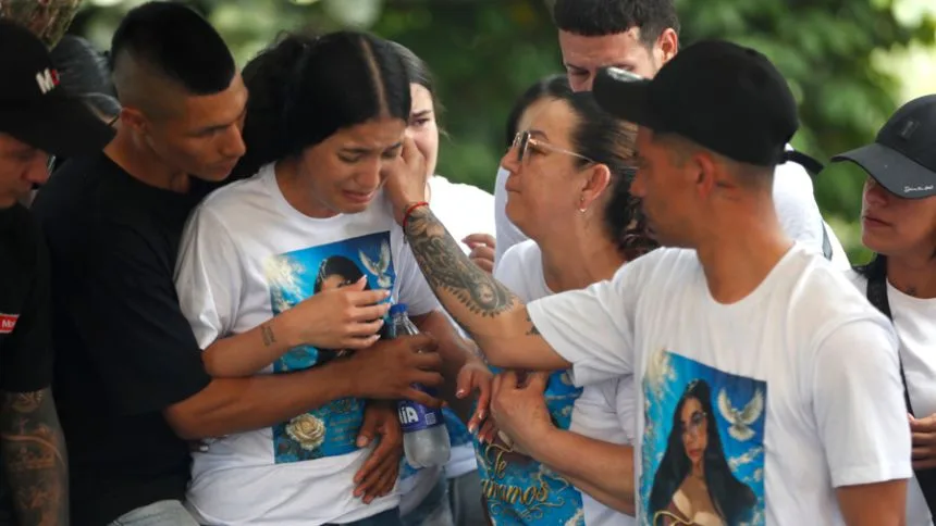 El último abrazo de Yenci, la joven que murió protegiendo a sus hijos durante el terremoto en Colombia