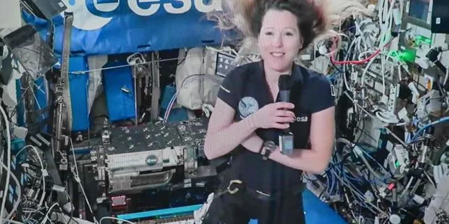 Sophie Adenot, après sa troisième sortie dans l’espace, transmet « plein de bonnes ondes » aux écoliers pour la rentrée