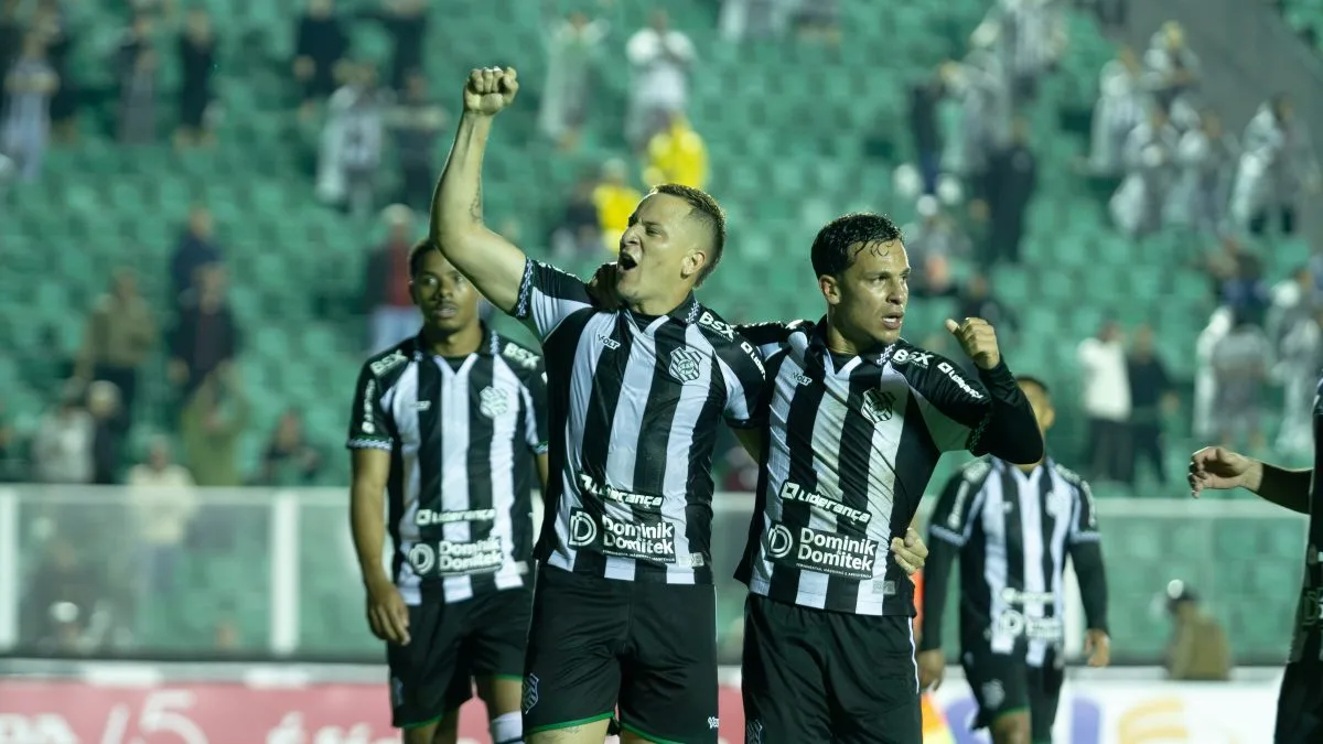 Figueirense joga contra o Hercílio Luz por receita em campo, enquanto a SAF segue com incertezas