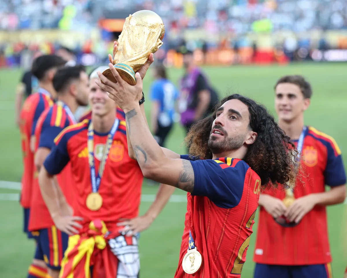 Cucurella recibirá un homenaje mundial