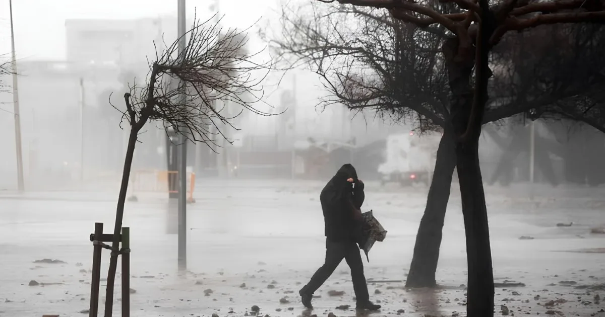 Extienden la alerta por lluvia en Neuquén y Río Negro hasta el jueves 24 y advierten por ráfagas de viento de 110 km/h