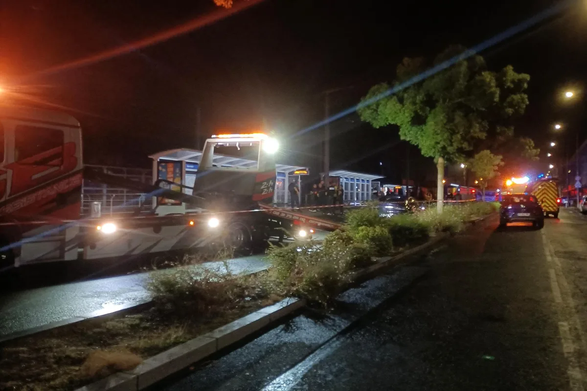 Une voiture fonce sur une foule de piétons à Caen faisant un mort et dix blessés : ce que l’on sait