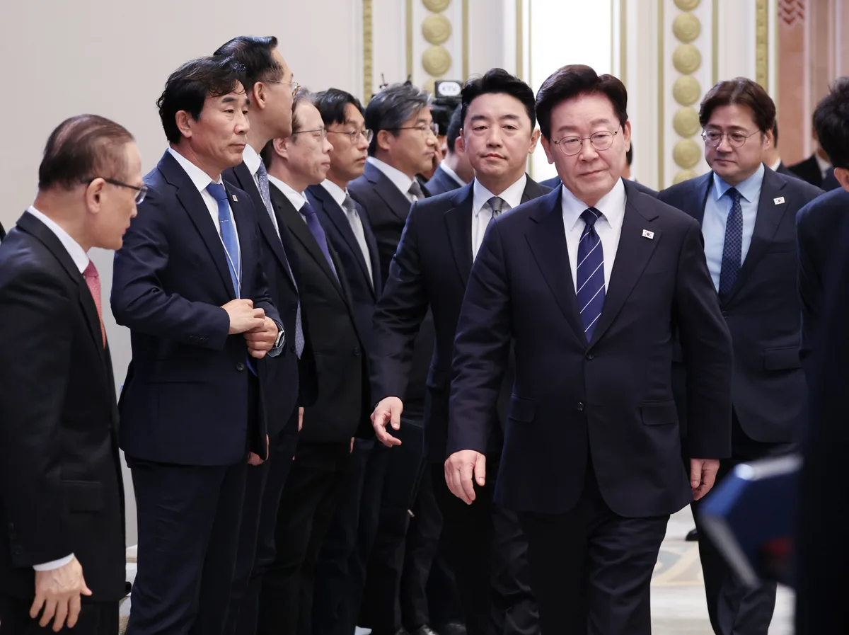 李대통령 지지율 37%로 최저치…부정평가 56% [한국갤럽]