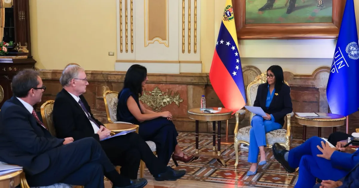Delcy Rodríguez se reunió con la directora regional del PNUD Michelle Muschett