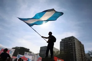 Ações da Argentina estão baratas, mas é hora de comprar? Veja o que levar em conta