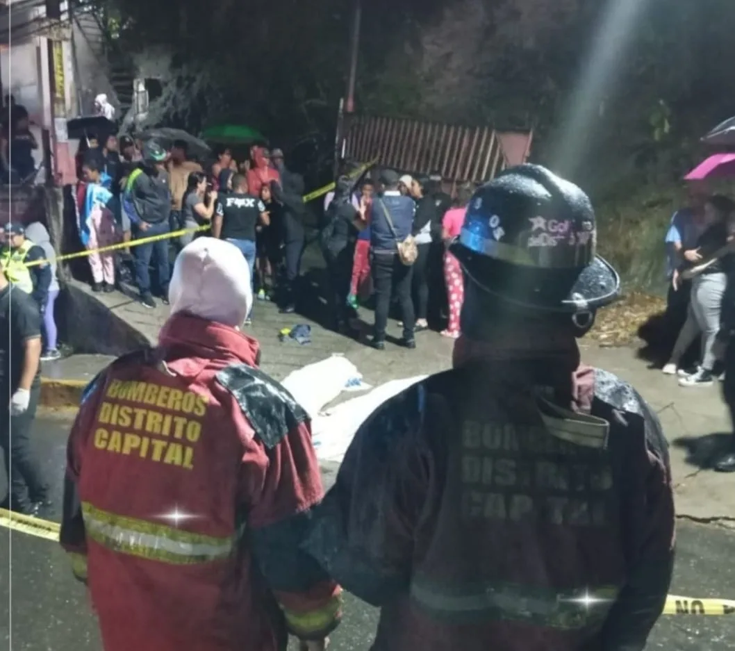 Lluvias en Caracas deja tres mujeres muertas, inundaciones y damnificados a la intemperie