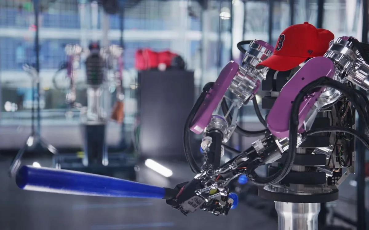 Il lance, attrape et frappe comme un joueur de baseball : ce robot montre ce qui change dans la robotique