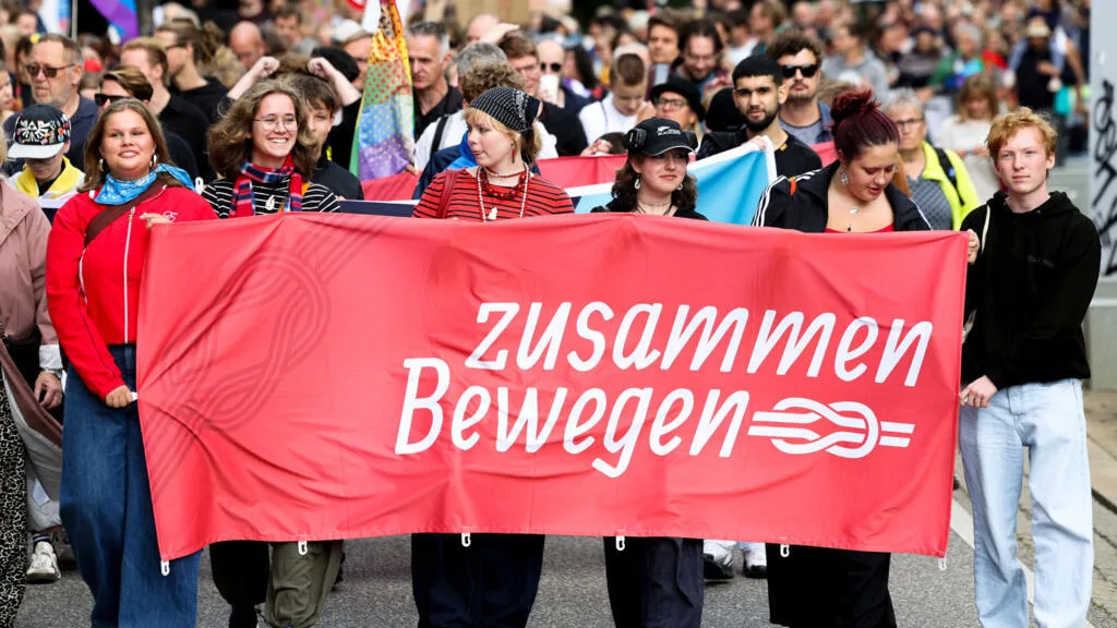Allemagne: des dizaines de milliers de manifestants contre l'extrême droite après sa victoire en Saxe-Anhalt