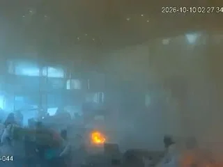 Guerre au Moyen-Orient : fortes explosions à Ryad, frappe iranienne dans le détroit d’Ormuz… Les dernières infos