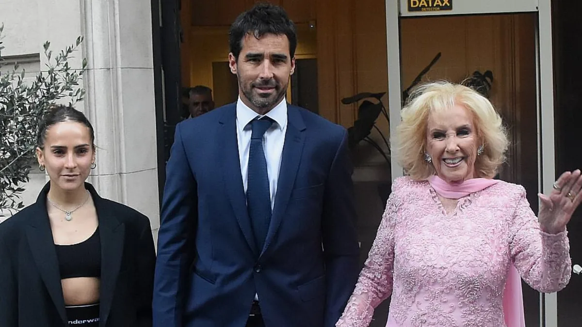 Ámbar de Benedictis y Nacho Viale visitaron a Mirtha Legrand durante su internación