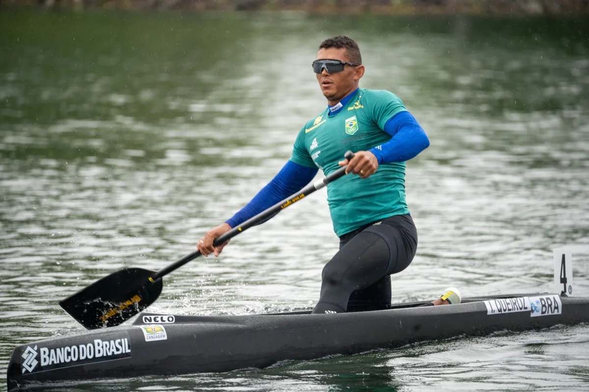 Isaquias Queiroz conquista medalha de ouro no Mundial de Canoagem