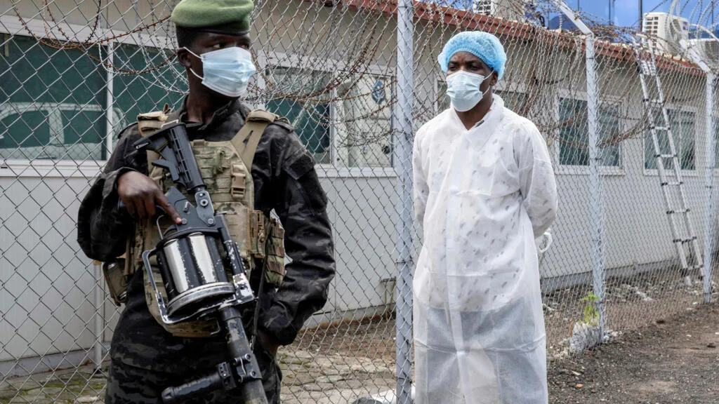 Ebola en RDC: lourd bilan après cent jours d'une épidémie toujours pas maîtrisée