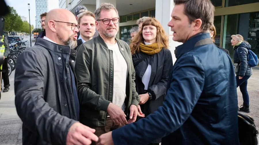 Regierungsbildung in Berlin: Trotz vieler Hürden: Berliner Parteien sondieren weiter