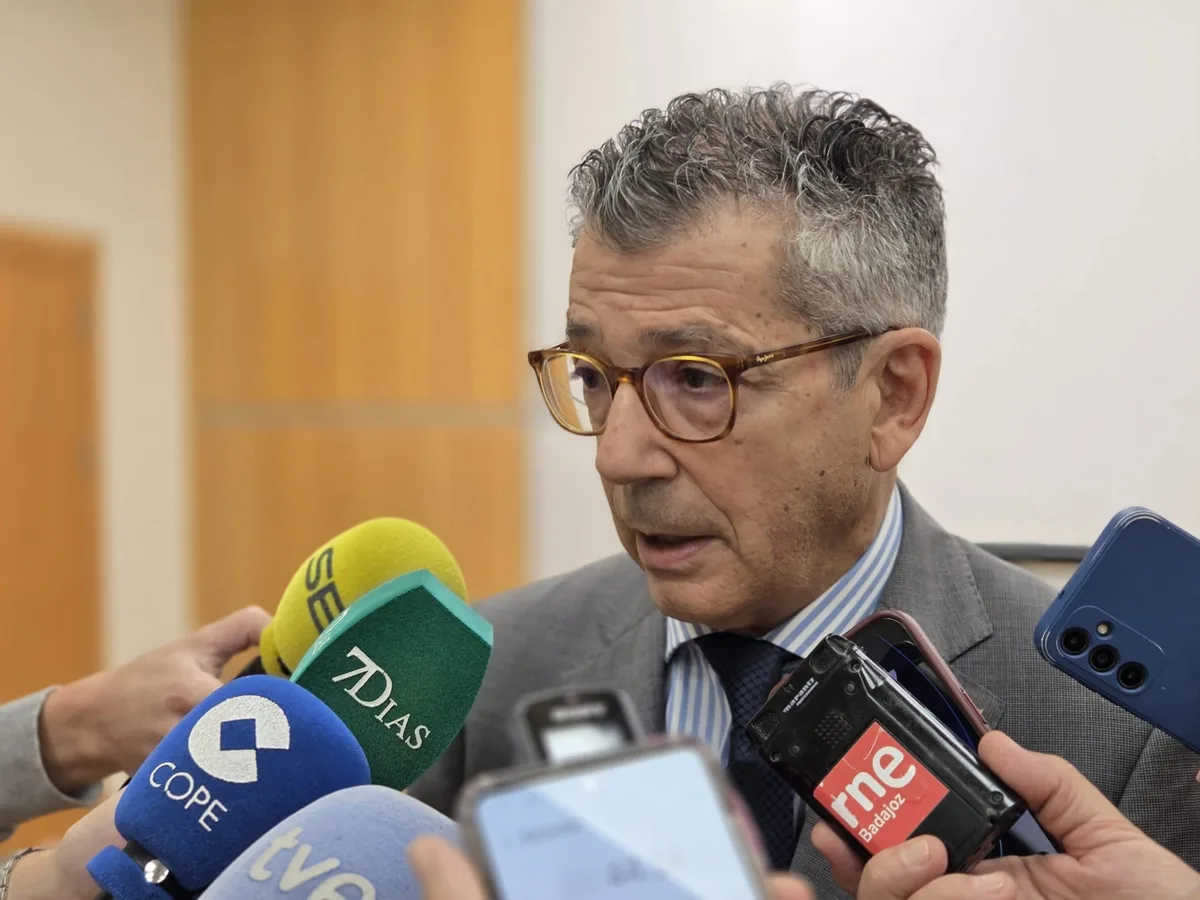 El fiscal superior de Extremadura defiende la absolución de los condenados en el caso del hermano del presidente del Gobierno