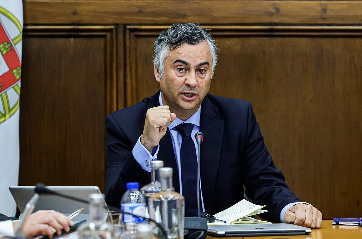 Ex-presidente do Júri Nacional de Exames diz que Fernando Alexandre não pediu relatório sobre teste piloto