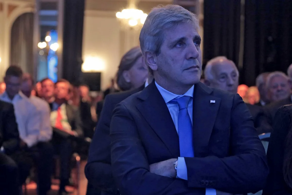 Luis Caputo reclamó una ley que castigue a periodistas que escriban “cosas sin sustento”