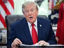 Präsident wird ungeduldig: Trump droht: Wer "Künstliche Intelligenz" sagt, ist ein Feind
