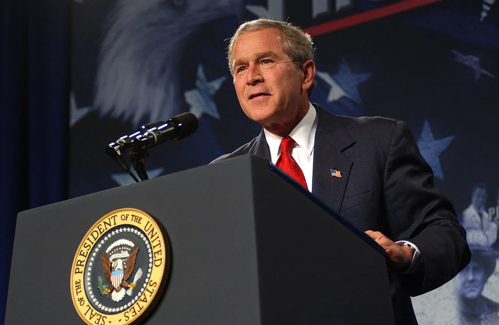Prometeu e cumpriu: Salinger mudou de país por causa de Bush. Mas já não viu Bush ganhar (outra vez)