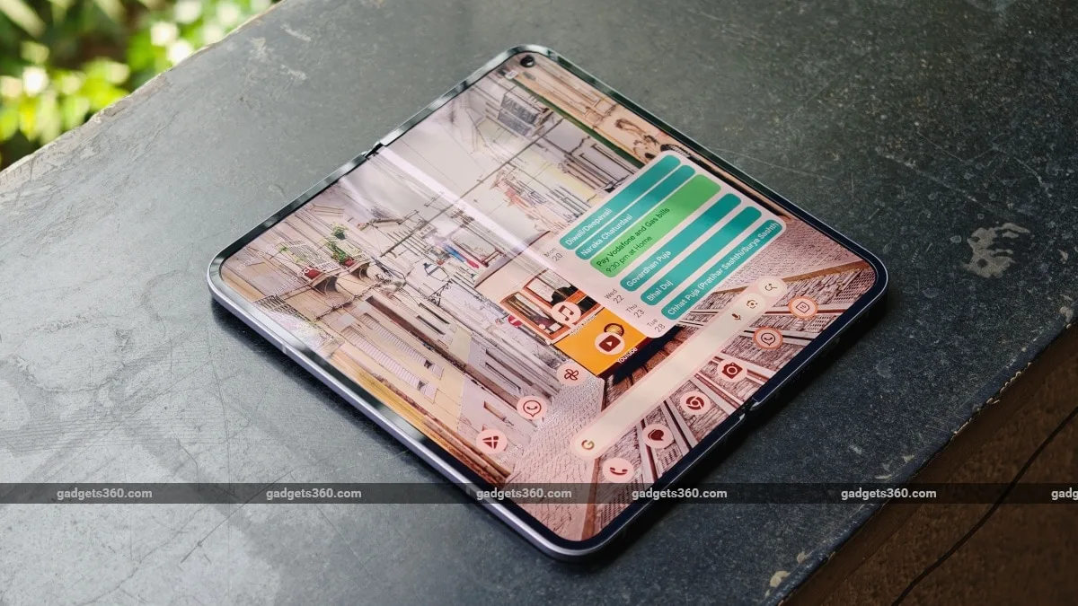 iPhone Ultra Reportedly Impresses Early Users With Its Pocket-Friendly Design and Foldable Display