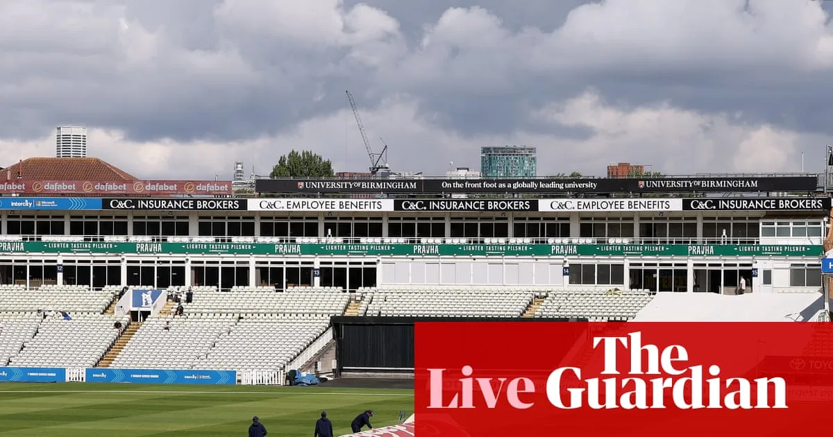 Nottinghamshire v Surrey, Warwickshire v Sussex, and more: county cricket day three live