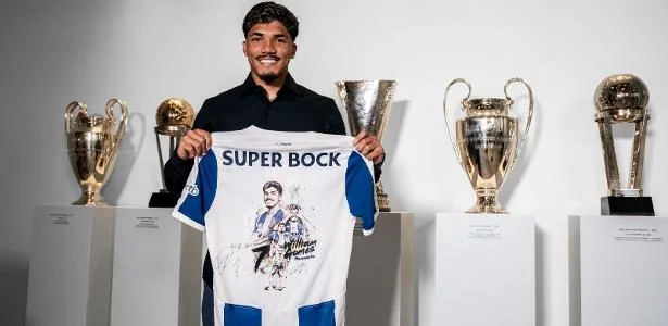 Ex-São Paulo renova com o Porto e terá multa rescisória de R$ 560 milhões