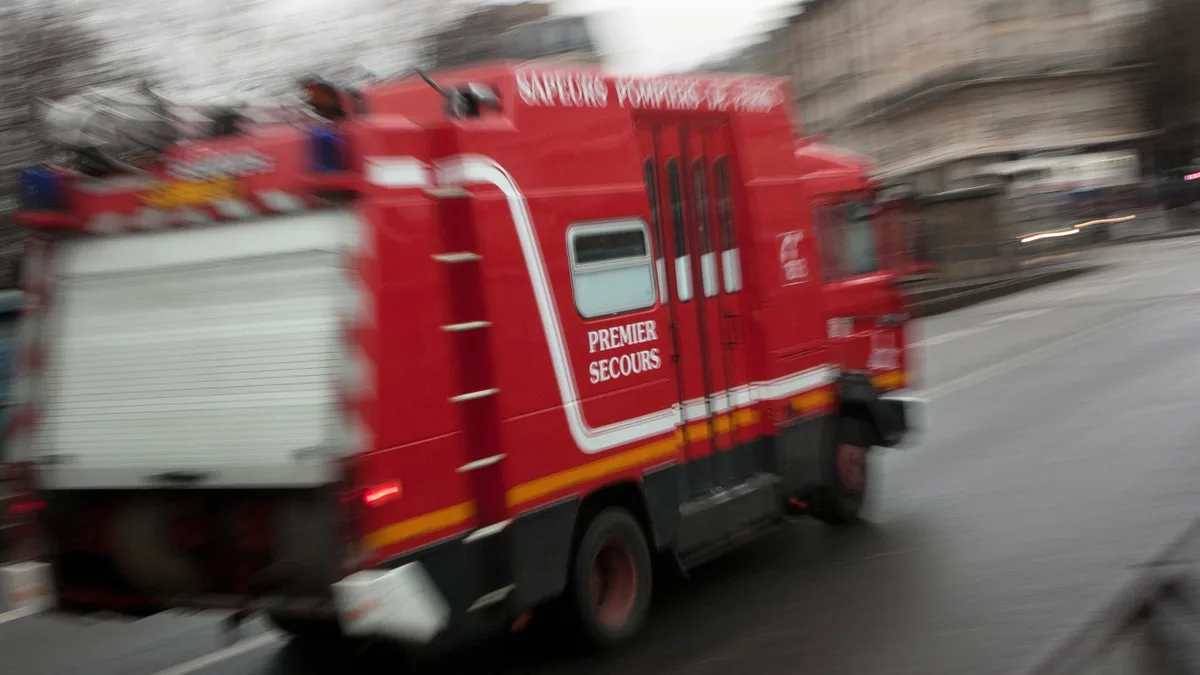 Un impressionnant incendie ravage un appartement dans le 20e arrondissement de Paris