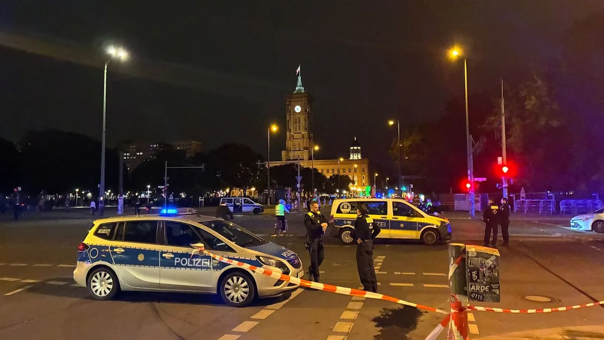 Keine Lebensgefahr: Polizist schießt Autofahrer in Berlin-Mitte an