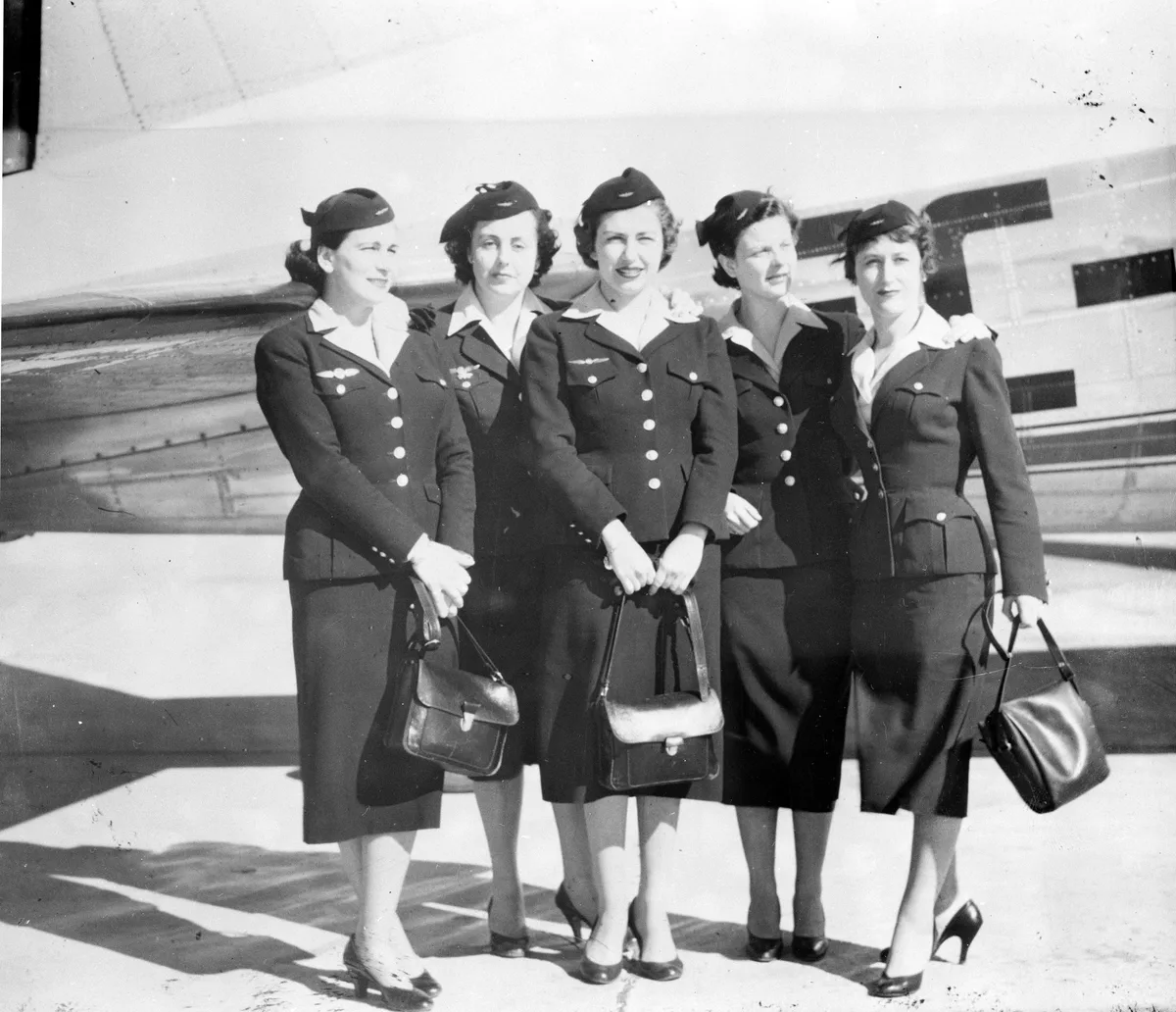 Iberia conmemora el 80 aniversario de las primeras tripulantes de cabina de pasajeros en España