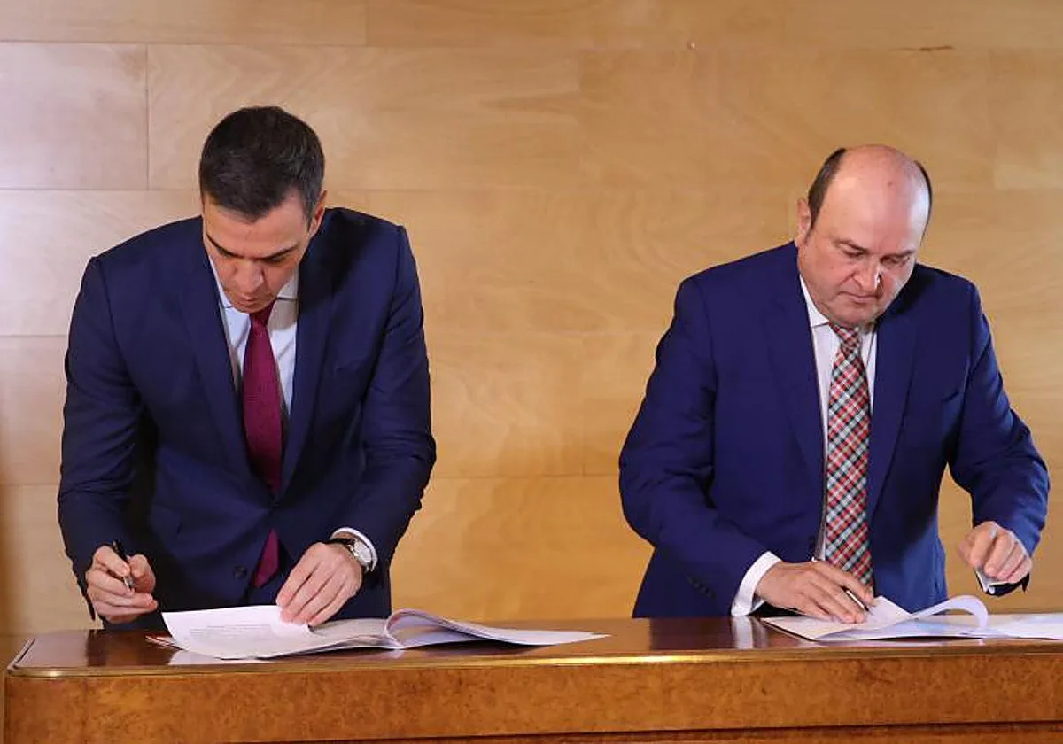 La factura del PNV a Sánchez por su apoyo desde 2023: una cárcel, el troceo de la Seguridad Social y cientos de funcionarios