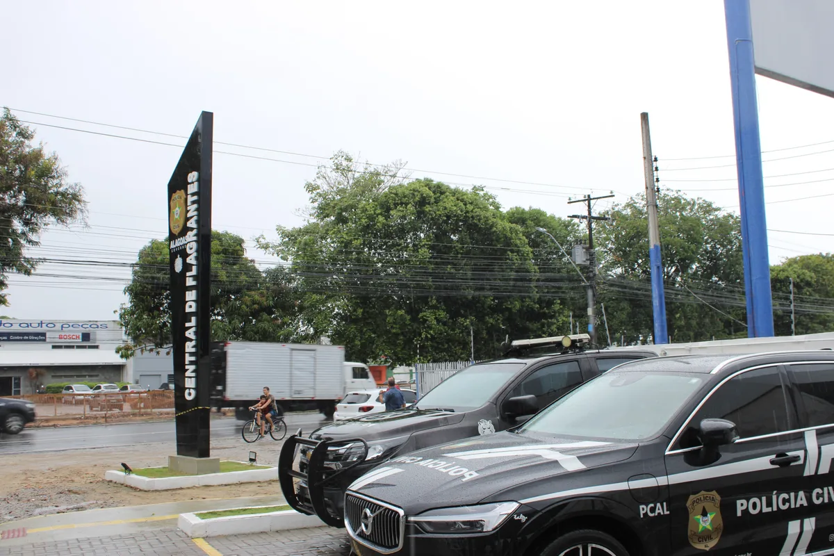 Cuidadora é presa suspeita de dopar idosos e aplicar golpes que somam cerca de R$ 300 mil em AL