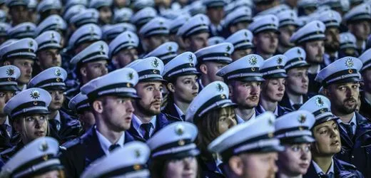Polizei darf Bewerber wegen Patronen-Tattoo ablehnen