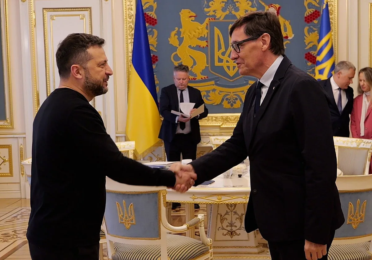 Illa se reúne con Zelenski en Kiev y le invita a visitar Cataluña