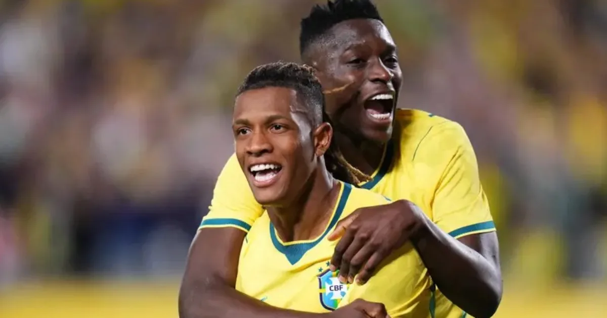 Situação de Danilo, do Botafogo, gera divisão entre os empresários