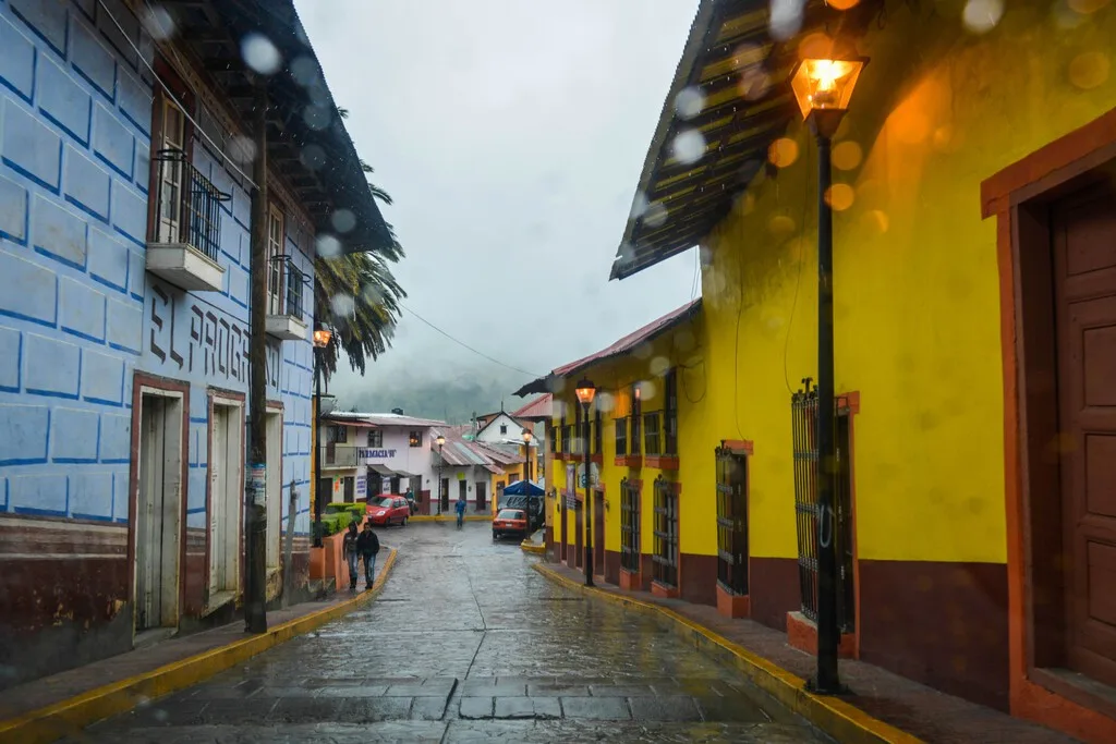 Este fin de semana, dos ondas tropicales traerán fuertes lluvias a la mayoría de estados en México