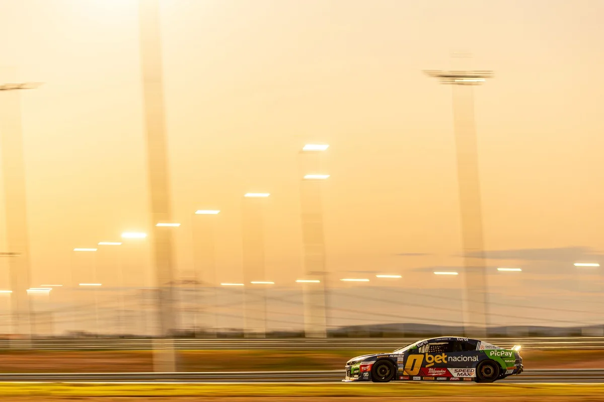 Cacá Bueno parte para Londrina e busca primeiras posições na NASCAR Brasil