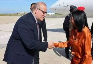 Presidenta Delcy Rodríguez llegó a Roma para participar en el Foro Mundial de la FAO