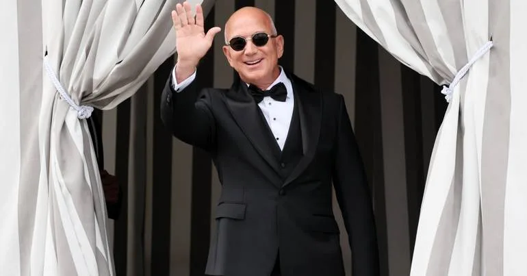 Consórcio de Jeff Bezos compra 38% do Liverpool