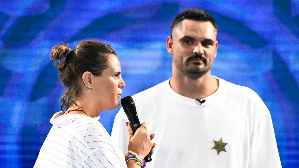 Des larmes, ses proches présents et une vidéo de sa carrière... Le résumé des adieux émouvants du néo-retraité Florent Manaudou