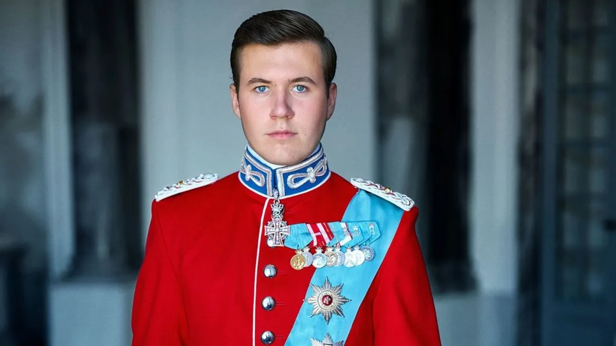 Geburtstagsporträt: Kronprinz Christian von Dänemark präsentiert sich in Galauniform